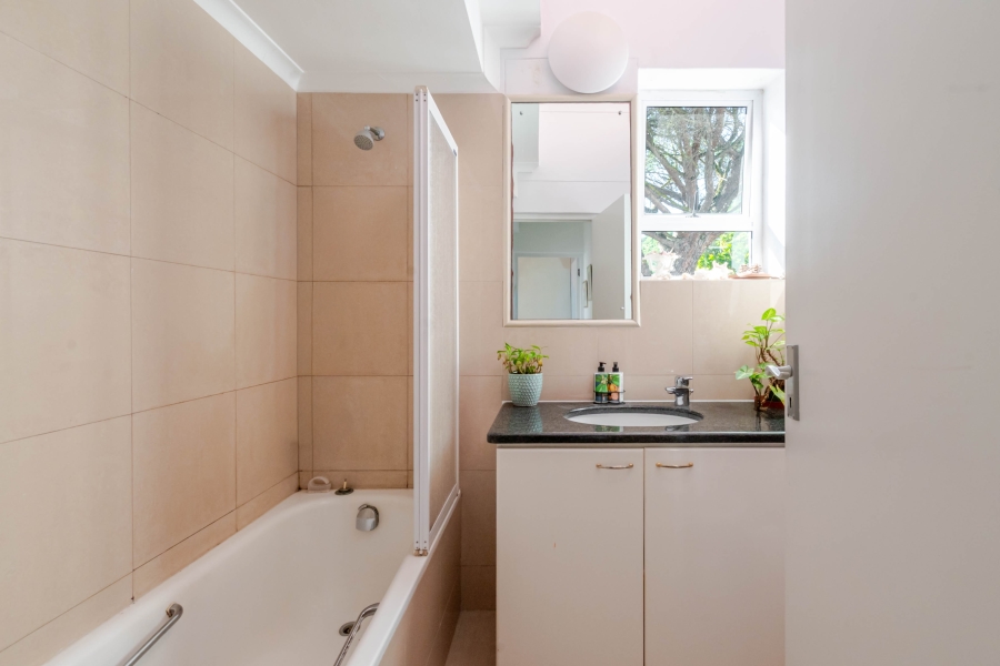 3 Bedroom Property for Sale in Sea Point Western Cape